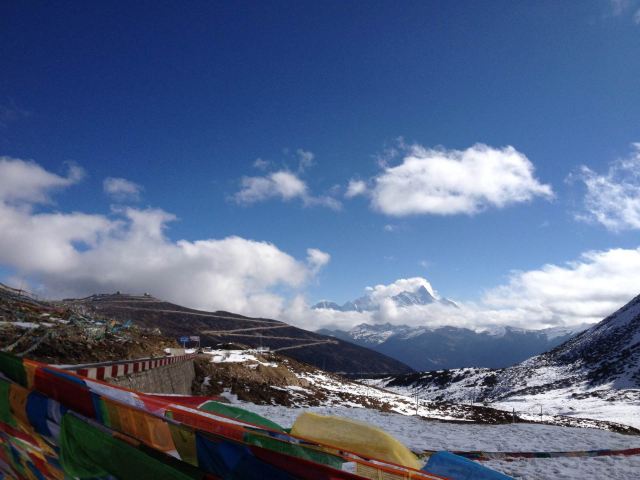 西藏之声，探寻神秘高原的播音之旅